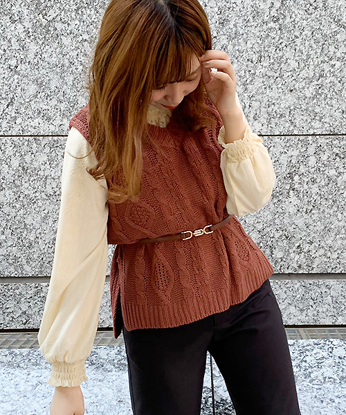 apres jour(アプレジュール)の「手編み風ケーブルニットベスト【ZOZOTOWN限定アイテム】(ニット/セーター・レディース・カーキ/モカ/オレンジ系その他/ライトベージュ/スモークピンク・フリー)」の8枚目の写真