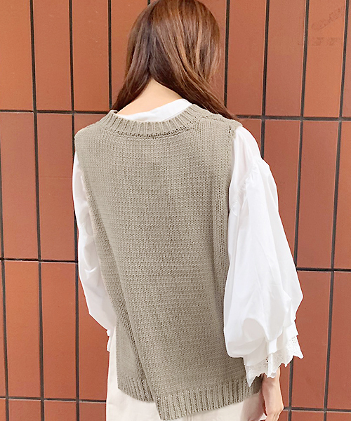 apres jour(アプレジュール)の「手編み風ケーブルニットベスト【ZOZOTOWN限定アイテム】(ニット/セーター・レディース・カーキ/モカ/オレンジ系その他/ライトベージュ/スモークピンク・フリー)」の15枚目の写真