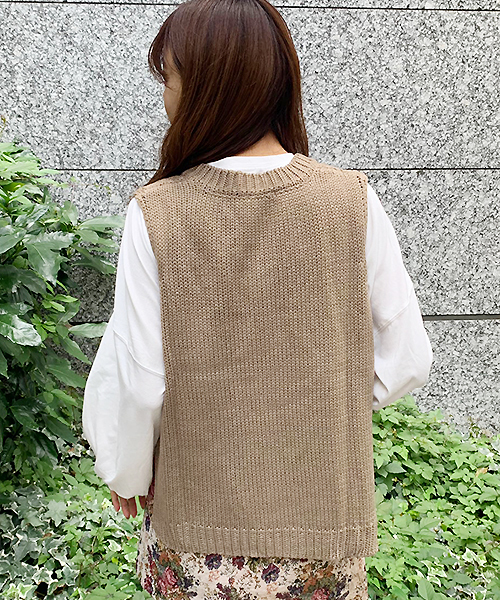 apres jour(アプレジュール)の「手編み風ケーブルニットベスト【ZOZOTOWN限定アイテム】(ニット/セーター・レディース・カーキ/モカ/オレンジ系その他/ライトベージュ/スモークピンク・フリー)」の21枚目の写真