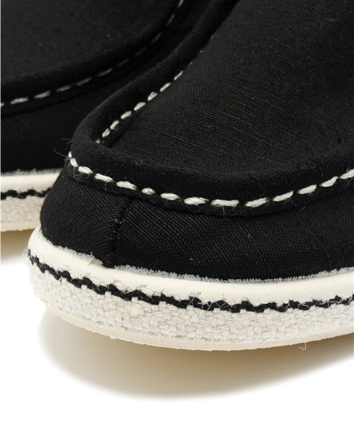 SHIPS（シップス）の「soir＆matin: キャンバス/スエード モックトゥ シューズ（スニーカー・メンズ・ネイビー/オフホワイト/ブラック・42/41/40/43）」の4枚目の写真