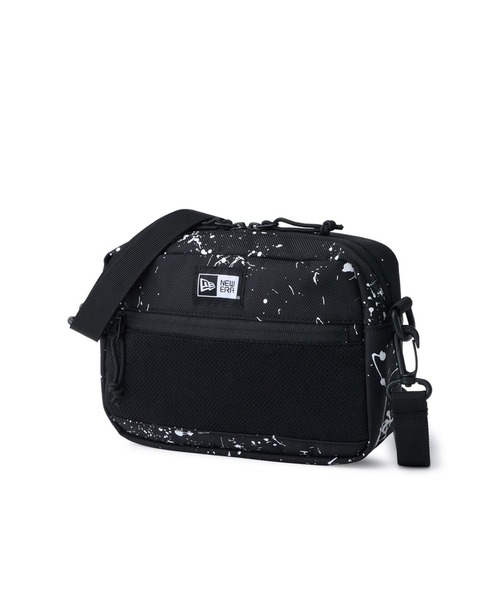 NEW ERA（ニューエラ）の「ニューエラ ショルダーポーチ ラージ 2L NEW ERA（ショルダーバッグ・メンズ・ブラック×イエロー/ダークグレー/ブラック/タイガーカモ/ブラック×ホワイト/ベージュ/ブルー系その他/ブラック系その他/レッド/カーキ/ピンク/ブラック系その他2/パープル/ブルー系その他2/ブラック系その他4/オリーブ/ブラック系その他5/ベージュ系その他/ストーン/ブラック系その他6/ブラック系その他7/ネイビー・FREE）」の10枚目の写真