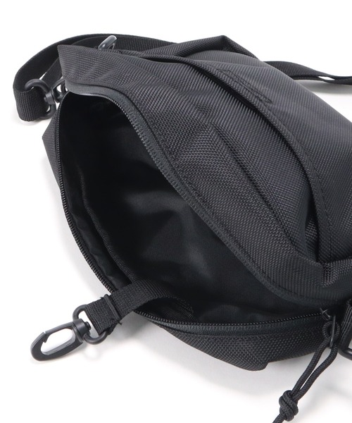 NEW ERA（ニューエラ）の「ニューエラ ショルダーポーチ ラージ 2L NEW ERA（ショルダーバッグ・メンズ・ブラック×イエロー/ダークグレー/ブラック/タイガーカモ/ブラック×ホワイト/ベージュ/ブルー系その他/ブラック系その他/レッド/カーキ/ピンク/ブラック系その他2/パープル/ブルー系その他2/ブラック系その他4/オリーブ/ブラック系その他5/ベージュ系その他/ストーン/ブラック系その他6・FREE）」の21枚目の写真