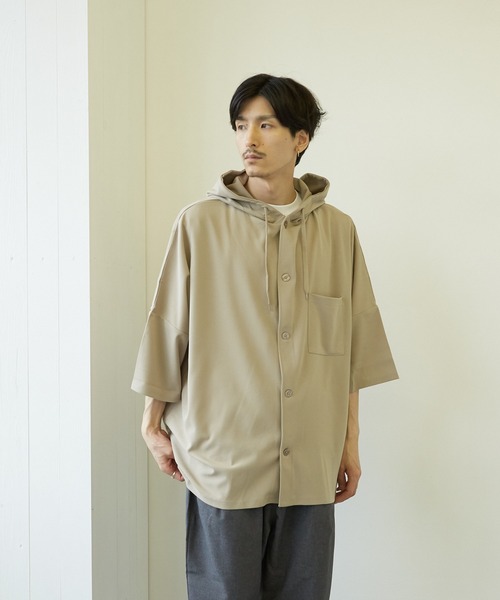 VIBGYOR(ヴィブジョー)の「VIBGYOR Select/薄梨地半袖フードポンチョシャツ(BL)(シャツ/ブラウス・メンズ・ブラック/ミント/ライトベージュ・FREE)」の6枚目の写真