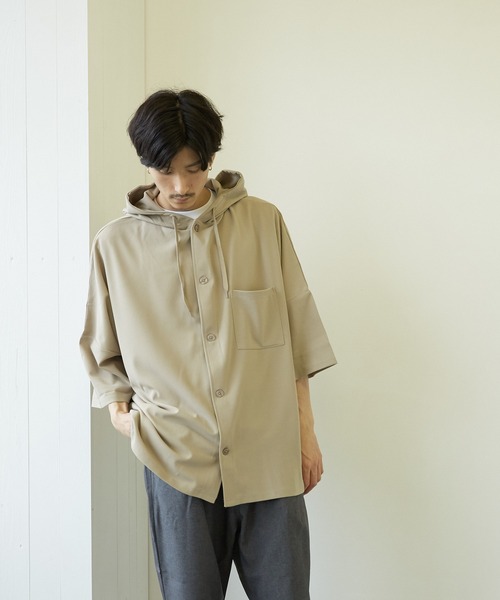 VIBGYOR(ヴィブジョー)の「VIBGYOR Select/薄梨地半袖フードポンチョシャツ(BL)(シャツ/ブラウス・メンズ・ブラック/ミント/ライトベージュ・FREE)」の7枚目の写真