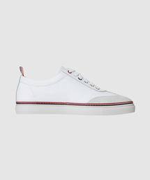THOM BROWNE（トムブラウン）の「LO-TOP TRAINER ON RWB CUPSOLE IN