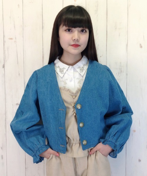 paravion（パラビオン）の「袖刺繍ショートジャケット（ノーカラージャケット・レディース・グレー/ラベンダー/ブルー・ONESIZE）」の3枚目の写真