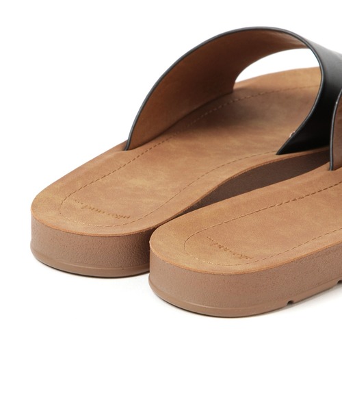 niko and...(ニコアンド)の「オリジナルアシメスライドサンダル(サンダル・レディース・ブラック/イエロー/アイボリー/ラベンダー/その他1/グリーン・SMALL/MEDIUM/LARGE)」の16枚目の写真