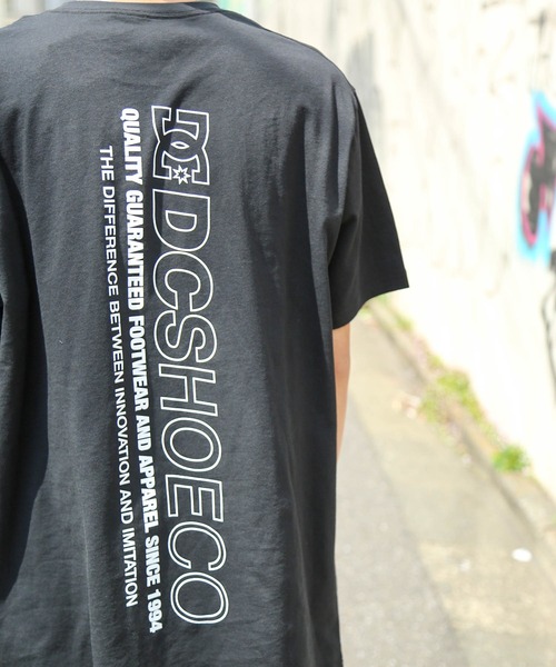 DC SHOES(ディーシーシューズ)の「21 20S BASIC VERTICA/DC半袖ロゴTシャツ(Tシャツ/カットソー・メンズ・ブラック系その他3/ブラック系その他2/ブラック×ホワイト/ホワイト×ブラック/ブラック/ホワイト・MEDIUM/LARGE/X-LARGE/XX-LARGE)」の1枚目の写真