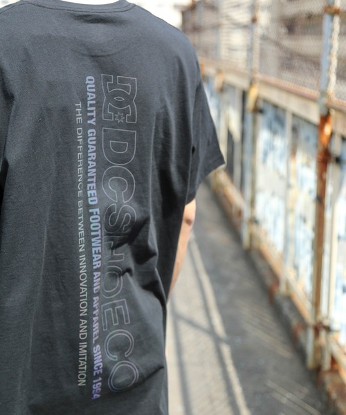 DC SHOES(ディーシーシューズ)の「21 20S BASIC VERTICA/DC半袖ロゴTシャツ(Tシャツ/カットソー・メンズ・ブラック系その他3/ブラック系その他2/ブラック×ホワイト/ホワイト×ブラック/ブラック/ホワイト・MEDIUM/LARGE/X-LARGE/XX-LARGE)」の6枚目の写真