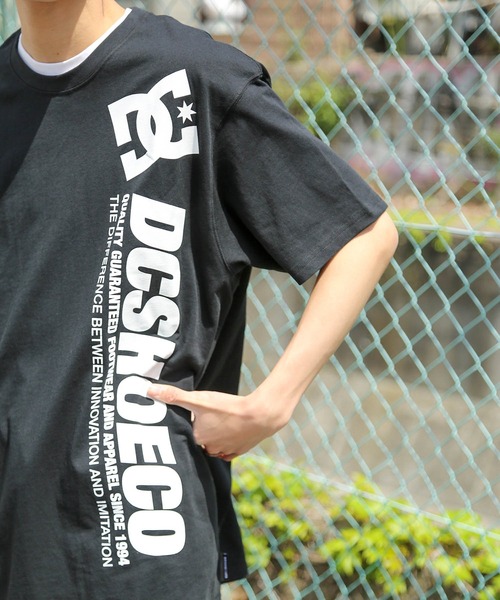 DC SHOES(ディーシーシューズ)の「21 20S BASIC VERTICA/DC半袖ロゴTシャツ(Tシャツ/カットソー・メンズ・ブラック系その他3/ブラック系その他2/ブラック×ホワイト/ホワイト×ブラック/ブラック/ホワイト・MEDIUM/LARGE/X-LARGE/XX-LARGE)」の4枚目の写真