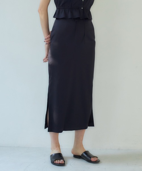 CASA FLINE（カーサフライン）の「キュプラサテンIラインスカート  