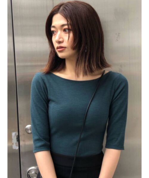 EMODA(エモダ)の「バックオープンミニマルTシャツ(Tシャツ/カットソー・レディース・ホワイト/ブラック/グリーン/オレンジ・FREE)」の1枚目の写真