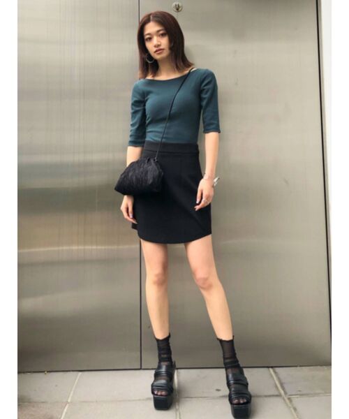 EMODA(エモダ)の「バックオープンミニマルTシャツ(Tシャツ/カットソー・レディース・ホワイト/ブラック/グリーン/オレンジ・FREE)」の10枚目の写真