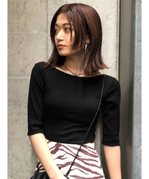 EMODA(エモダ)の「バックオープンミニマルTシャツ(Tシャツ/カットソー・レディース・ホワイト/ブラック/グリーン/オレンジ・FREE)」の11枚目の写真