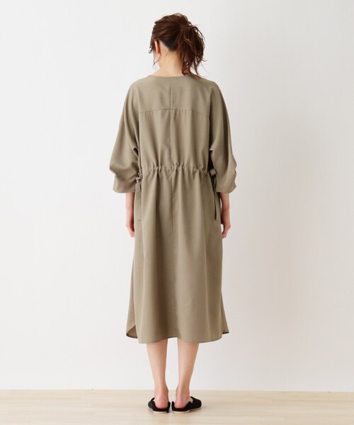 SHOO・LA・RUE（シューラルー）の「◆リネンライク脇リボンワンピース（ワンピース・レディース・オリーブ/レモンイエロー/ダークネイビー・02/03/04）」の7枚目の写真