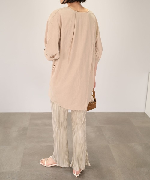 ANDJ(アンドジェイ)の「リネンタッチキーネックカシュクールチュニック(シャツ/ブラウス・レディース・アイボリー/マスタード/ライトベージュ・M)」の21枚目の写真