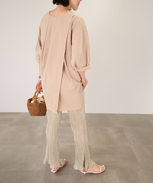 ANDJ(アンドジェイ)の「リネンタッチキーネックカシュクールチュニック(シャツ/ブラウス・レディース・アイボリー/マスタード/ライトベージュ・M)」の22枚目の写真