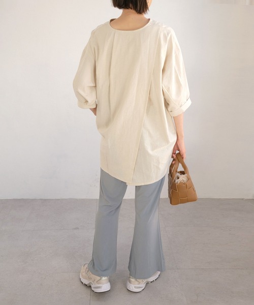 ANDJ(アンドジェイ)の「リネンタッチキーネックカシュクールチュニック(シャツ/ブラウス・レディース・アイボリー/マスタード/ライトベージュ・M)」の10枚目の写真