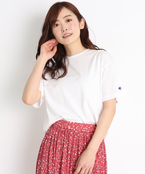 Champion(チャンピオン)の「Champion スリットラバーロゴTシャツ(Tシャツ/カットソー・レディース・オフホワイト/ダークグリーン/ブラック・03/02)」の1枚目の写真