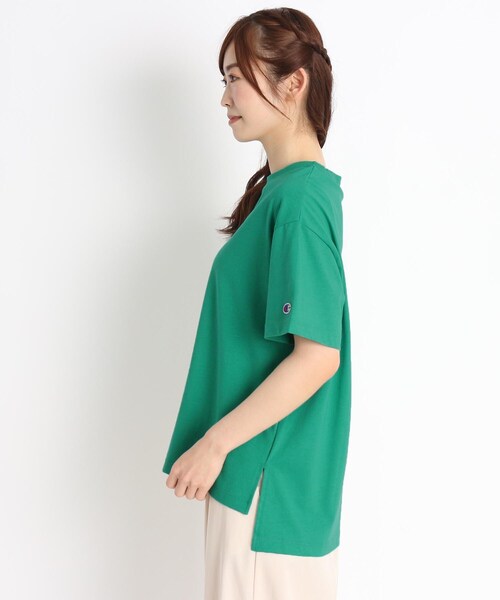 Champion(チャンピオン)の「Champion スリットラバーロゴTシャツ(Tシャツ/カットソー・レディース・オフホワイト/ダークグリーン/ブラック・03/02)」の4枚目の写真