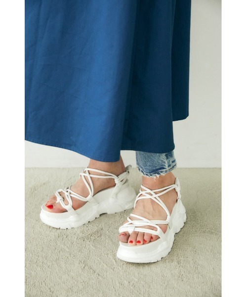 MOUSSY(マウジー)の「STRING DESIGN CHUNKY サンダル(サンダル・レディース・ライトカーキ/ブラック/ホワイト・SMALL/MEDIUM/LARGE)」の11枚目の写真