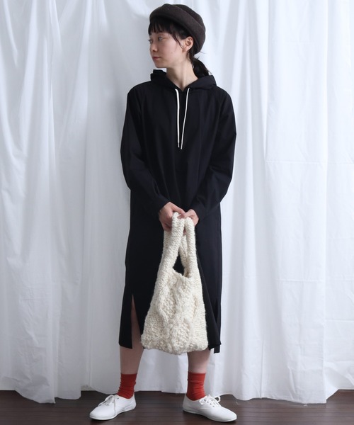 Lene（レネ）の「High Count Twill　フードワンピース 《early spring》（ワンピース・レディース・ブラック/ベージュ/カーキ・FREE）」の2枚目の写真