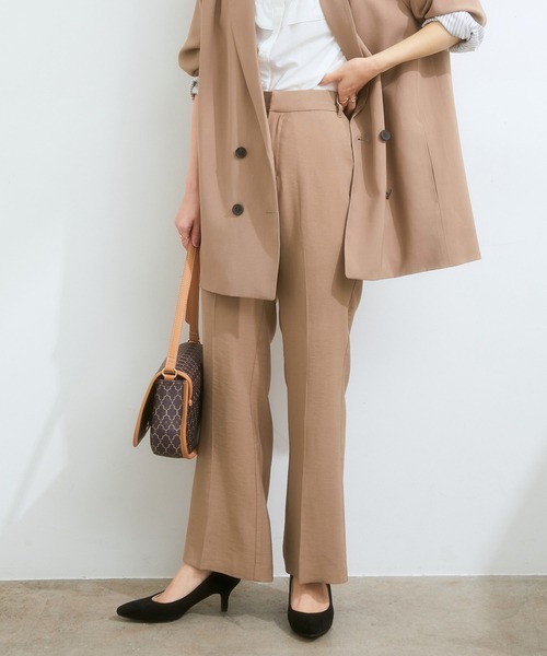 VIS（ビス）の「【セットアップ対応】柔らか質感。ピーチ起毛美脚フレアパンツ（スラックス・レディース・ダークブラウン/ベージュ系その他/モスグリーン・M/S）」の12枚目の写真
