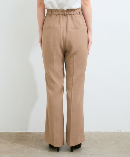 VIS（ビス）の「【セットアップ対応】柔らか質感。ピーチ起毛美脚フレアパンツ（スラックス・レディース・ダークブラウン/ベージュ系その他/モスグリーン・M/S）」の11枚目の写真