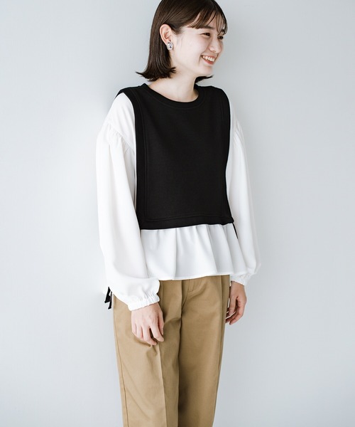 haco!（ハコ）の「楽ちんかわいいをとことん追求！シンプルボトムスに合わせるだけで簡単におしゃれな重ね着コーデが完成する便利なドッキングトップス（Tシャツ/カットソー・レディース・ベージュ/ブラック・LARGE/MEDIUM/X-LARGE/SMALL）」の2枚目の写真