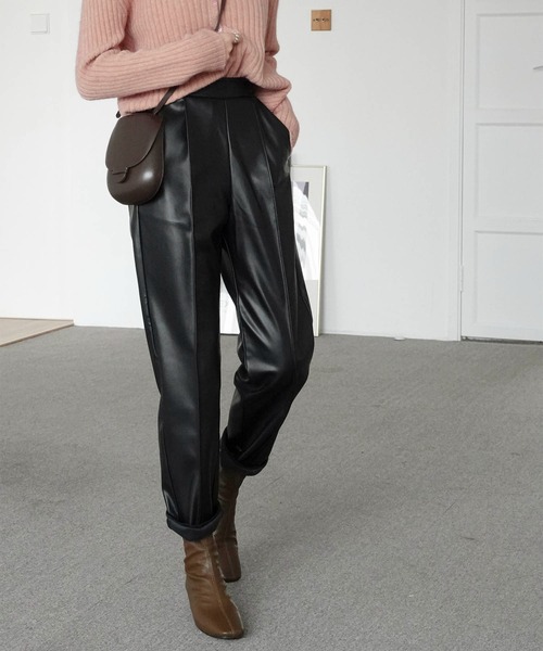 Mayree（メイリー）の「【Mayree】合成皮革テーパードタックパンツ 2021AW（スラックス・レディース・ブラック/ライム/モカ/アイボリー・FREE）」の7枚目の写真