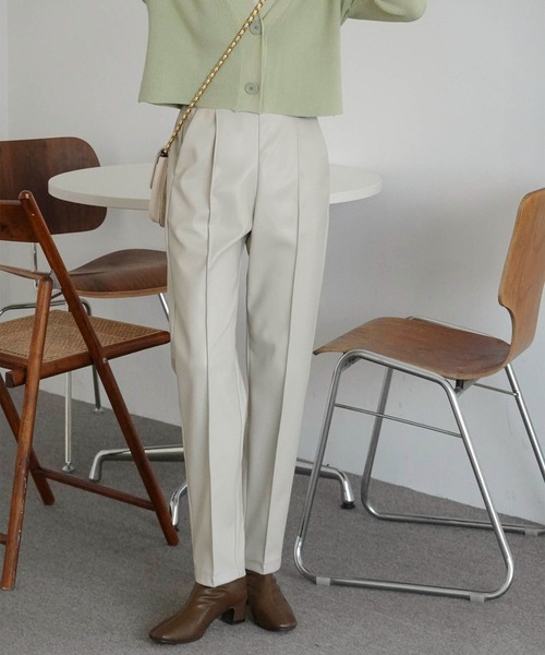 Mayree（メイリー）の「【Mayree】合成皮革テーパードタックパンツ 2021AW（スラックス・レディース・ブラック/ライム/モカ/アイボリー・FREE）」の17枚目の写真