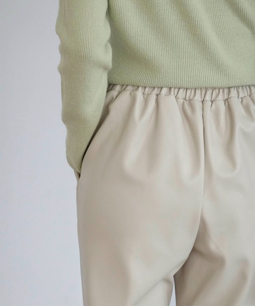 Mayree（メイリー）の「【Mayree】合成皮革テーパードタックパンツ 2021AW（スラックス・レディース・ブラック/ライム/モカ/アイボリー・FREE）」の22枚目の写真