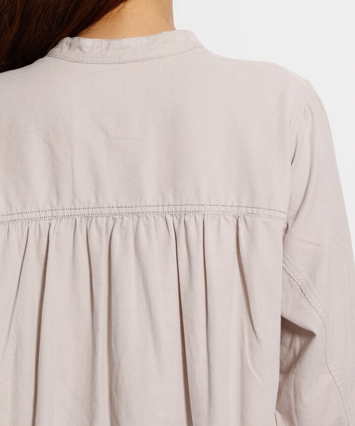 niko and...（ニコアンド）の「Tenderコール羽織りワンピース（ワンピース・レディース・カーキ/チャコール/アイボリー/ブルー・MEDIUM/LARGE）」の10枚目の写真