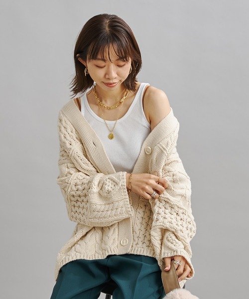 DouDou(ドゥドゥ)の「【WEB限定】パッチワークケーブル編みカーディガン(カーディガン/ボレロ・レディース・オフホワイト/グレイッシュベージュ・FREE)」の11枚目の写真