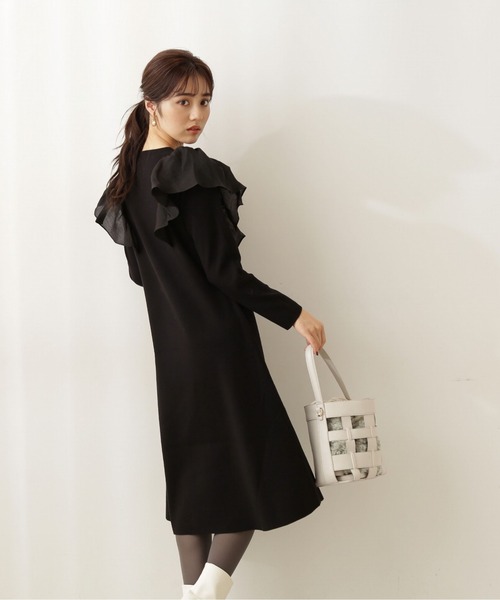 PROPORTION BODY DRESSING(プロポーションボディドレッシング)の「ラッフルAラインニットワンピ / 1211240115(ワンピース・レディース・ブラウン系その他/ブラック・MEDIUM/SMALL)」の3枚目の写真