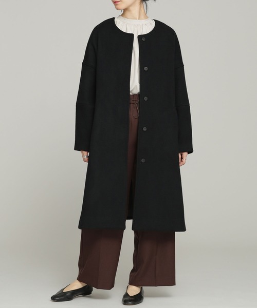 NANO universe（ナノユニバース）の「ダブルビーバーノーカラークルーネックコート（ノーカラーコート・レディース・ブラック/モカ/グレー系その他4・38/36）」の2枚目の写真