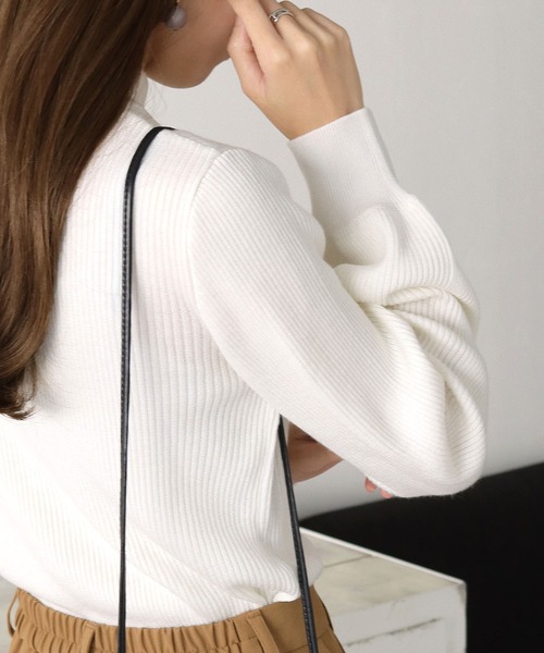 HER CLOSET（ハークローゼット）の「【shemoshelly】WEB限定洗えるアシメショルダーボタンハイネックリブニット（ニット/セーター・レディース・ホワイト/ブラック/アッシュブラウン/グリーン/ブルーパープル・M）」の9枚目の写真