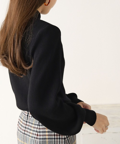 HER CLOSET（ハークローゼット）の「【shemoshelly】WEB限定洗えるアシメショルダーボタンハイネックリブニット（ニット/セーター・レディース・ホワイト/ブラック/アッシュブラウン/グリーン/ブルーパープル・M）」の13枚目の写真