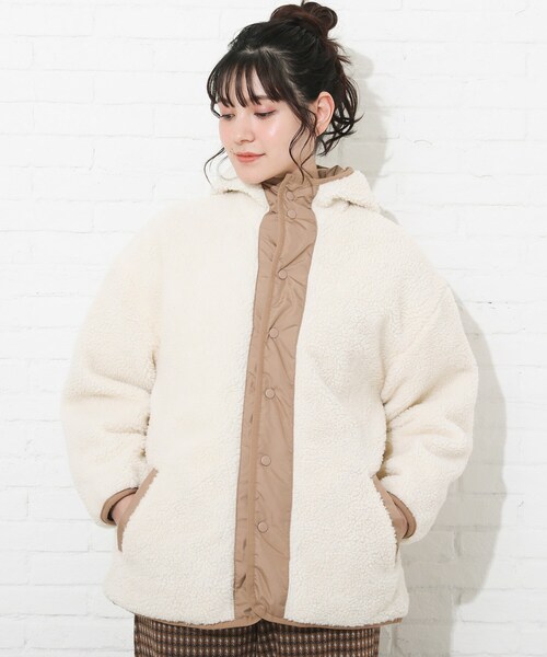 Cutie Blonde（キューティーブロンド）の「◆【S-LL】リバーシブルキルトボアフードブルゾン（ブルゾン・レディース・ベージュ/オフホワイト/ブラウン系その他・01/02/03/04）」の4枚目の写真