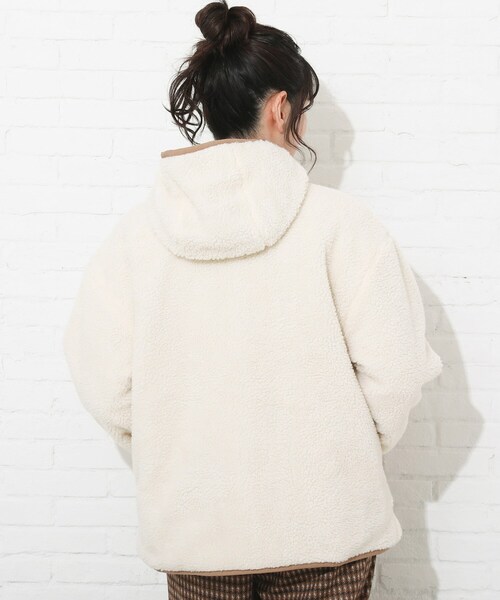 Cutie Blonde（キューティーブロンド）の「◆【S-LL】リバーシブルキルトボアフードブルゾン（ブルゾン・レディース・ベージュ/オフホワイト/ブラウン系その他・01/02/03/04）」の6枚目の写真