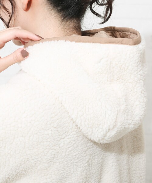 Cutie Blonde（キューティーブロンド）の「◆【S-LL】リバーシブルキルトボアフードブルゾン（ブルゾン・レディース・ベージュ/オフホワイト/ブラウン系その他・01/02/03/04）」の8枚目の写真