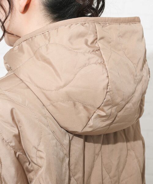 Cutie Blonde（キューティーブロンド）の「◆【S-LL】リバーシブルキルトボアフードブルゾン（ブルゾン・レディース・ベージュ/オフホワイト/ブラウン系その他・01/02/03/04）」の17枚目の写真