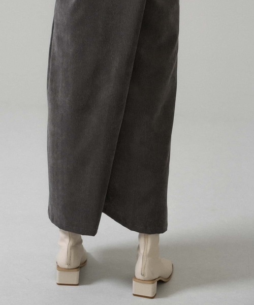 KBF(ケイビーエフ)の「コーデュロイクロスジャンパースカート(ジャンパースカート・レディース・ネイビー/ブラウン/グレー・ONE)」の9枚目の写真