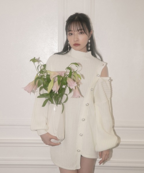 ANDGEEBEE（アンジービー）の「ボタンアシメニット（ニット/セーター・レディース・ブラック/アイボリー・MEDIUM）」の21枚目の写真