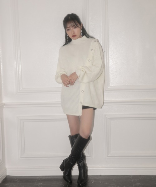 ANDGEEBEE（アンジービー）の「ボタンアシメニット（ニット/セーター・レディース・ブラック/アイボリー・MEDIUM）」の8枚目の写真