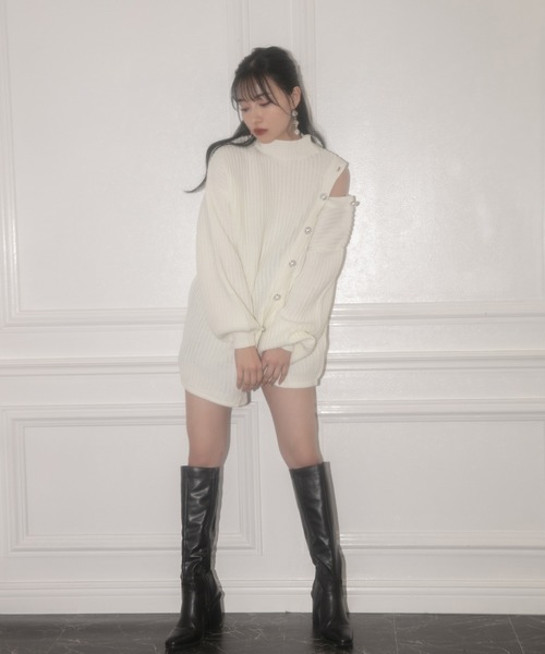 ANDGEEBEE（アンジービー）の「ボタンアシメニット（ニット/セーター・レディース・ブラック/アイボリー・MEDIUM）」の6枚目の写真