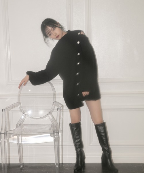 ANDGEEBEE（アンジービー）の「ボタンアシメニット（ニット/セーター・レディース・ブラック/アイボリー・MEDIUM）」の11枚目の写真