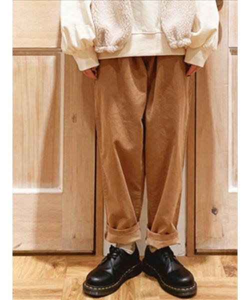 Samansa Mos2（サマンサ モスモス）の「細コーデュロイテーパードパンツ（その他パンツ・レディース・キナリ/チャコール/ピンク/ベージュ/ミント・ﾌﾘ-）」の4枚目の写真