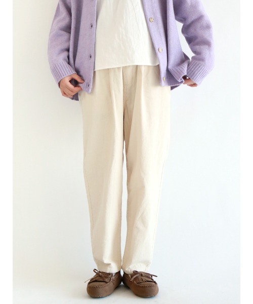 Samansa Mos2（サマンサ モスモス）の「細コーデュロイテーパードパンツ（その他パンツ・レディース・キナリ/チャコール/ピンク/ベージュ/ミント・ﾌﾘ-）」の2枚目の写真