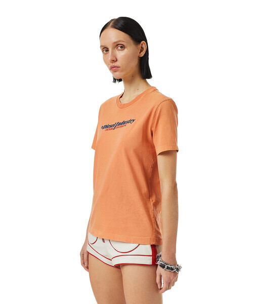DIESEL(ディーゼル)の「レディース Tシャツ 半袖 クルーネック ロゴグラフィック(Tシャツ/カットソー・レディース・イエロー/ホワイト/オレンジ・LARGE/MEDIUM/SMALL/X-SMALL)」の6枚目の写真